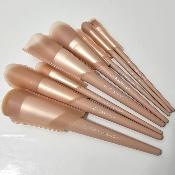FENTY Beauty by Rihanna- Makeup Brush Set of 8 - Picture 9 of 11